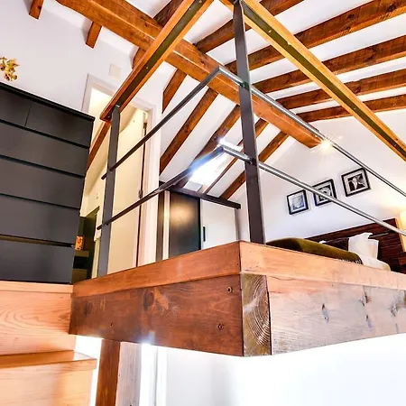 Cozy For 4 With A Mezzanine Apartamento Lisboa